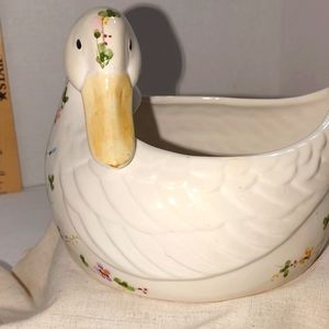 A vintage lovely duck planter ceramic
